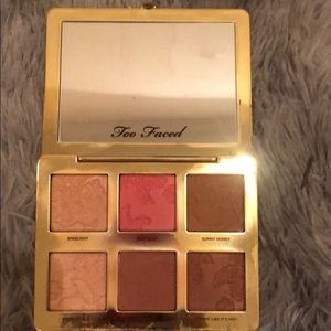 Too faced bronzer, highlighter, blush pallet